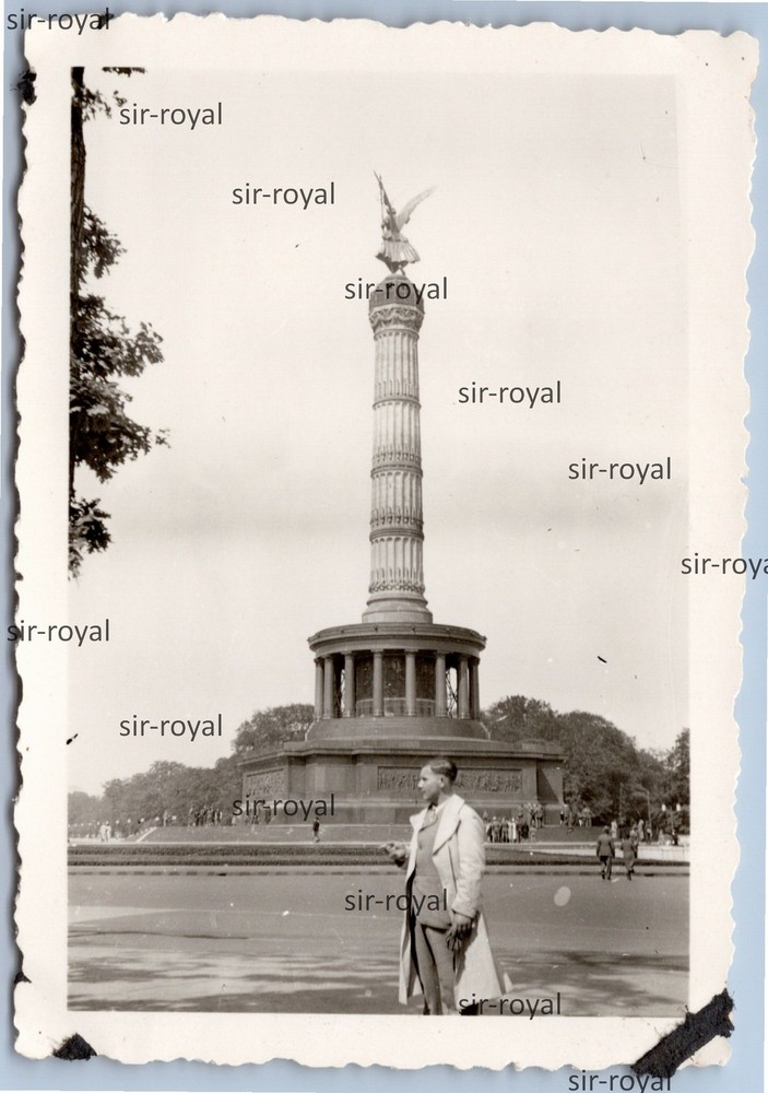Berlin 1941 – Man in Front of Victory Column – 1940s – Photo 6x9cm