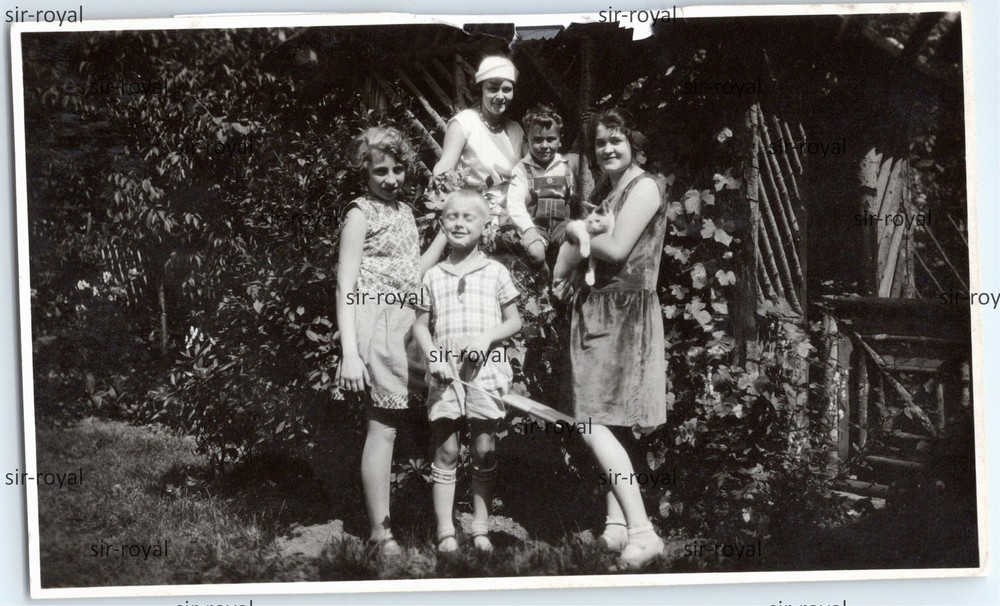 Bad Blankenburg 1929 – Family with Cat in Garden – 1920s – Photo 11x7cm