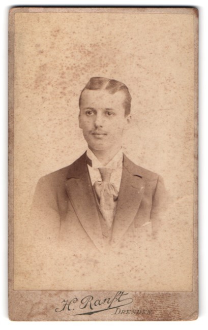 Photograph H. Ranft, Dresden, Marienstraße 12, Mr. Winkler in suit and tie