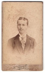 Photograph H. Ranft, Dresden, Marienstraße 12, Mr. Winkler in suit and tie