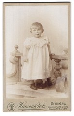 Photography Hermann Tietz, Berlin-SW, Leipziger Strasse 46-49, portrait small