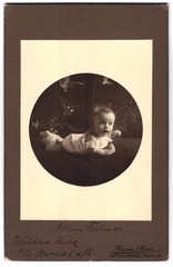 Photograph Franz Beer, Heidelberg, Plöck 79, baby in white nightgown