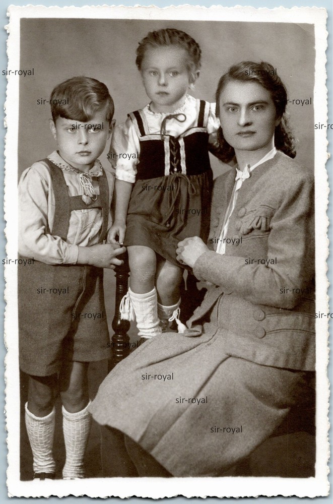 Opole 1930s – Mother and Children – Silesia Poland Opole – RPPC Photo Postcard 9x14cm