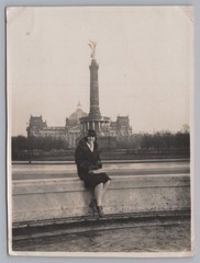 Berlin 1929 – Woman in Front of Victory Column & Reichstag – Old Photo 1920s