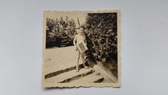 Photo 4R175 Little Girl with Accordion circa 1940s approx 6x6cm