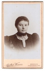 Photograph Adalbert Werner, Munich, Elisensstraße 7, portrait of a young woman