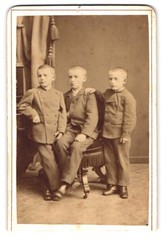 Photograph Louis Wrede, Ludwigslust, Schweriner Str. 26 and 28, Three Boys in