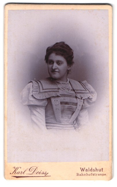 Photograph Karl Deiss, Waldshut, Bahnhofstrasse, portrait young lady in fashion