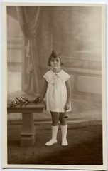 Portrait Studio Little Girl Bouquet of Flowers Old Photo An. 1920