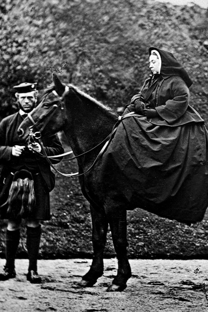 New Photo: Queen Victoria with her Servant John Brown at Balmoral – 6 Sizes!