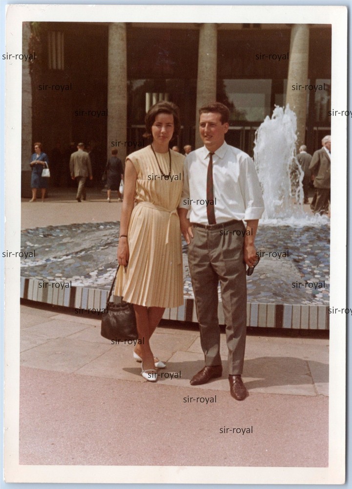 Bad Kissingen 1960s – Pair in Front of Fountain – Photo 9x12cm