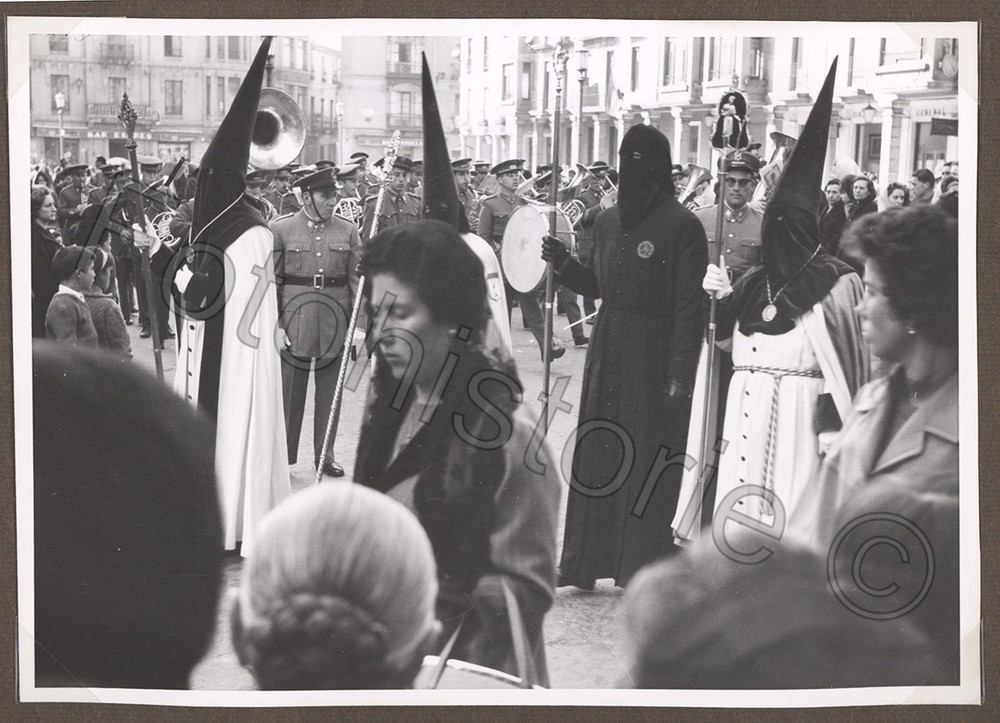 Photo Spain Leon Procession Semana Santa Nazarenos Band 1950s