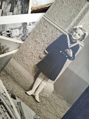 80 ancient B/W photos + 2 newspaper reports + negatives + 2 cards… originals well maintained