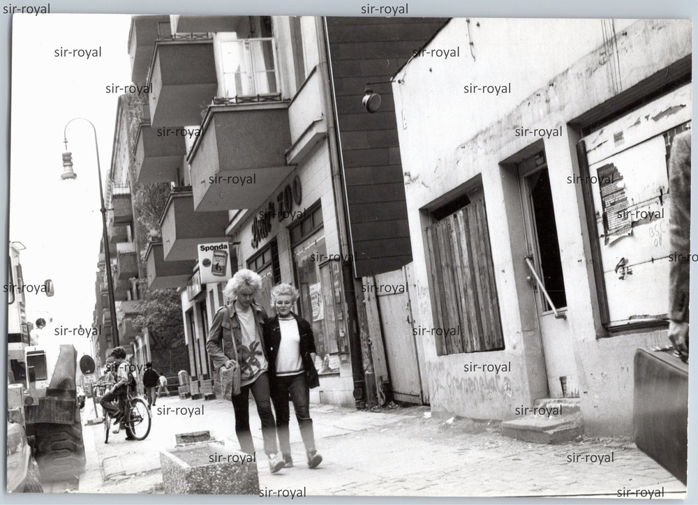 West Berlin 1980s – Punks on a Street – Photo 13x9cm