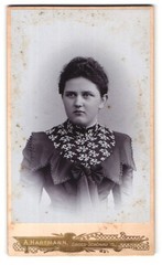 Photograph A. Hartmann, Gross-Schönau, portrait serious lady in interesting class