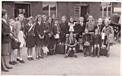 large original Photo 1943 group BDM maiden, girls in Bohemia Trautenau Trutnov