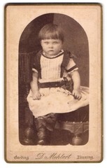 Photography Detlef Mehlert, Garding, small child in fashionable clothes