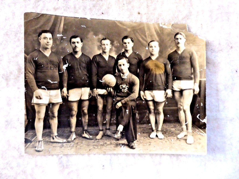 VINTAGE PHOTOGRAPH CALIFORNIA WIRE CLOTH COMPANY BASKETBALL TEAM EARLY 20TH CENT