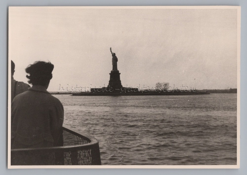 New York USA 1959 – Statue of Liberty from Viewpoint – Photo 1950s