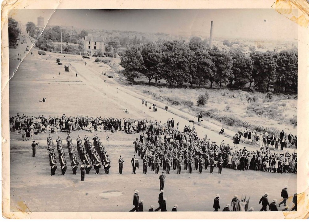 Photography Moi10075 Maisons Laffitte 1947 Defile 18 X 13 Cm In The Condition