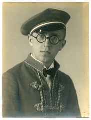Old photo lad, fraternity portrait, 1941, 18x24cm