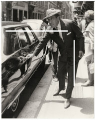 27x21cm archive photo 1968 Fernandel in Rome with his chauffeur Cadillac photo 2