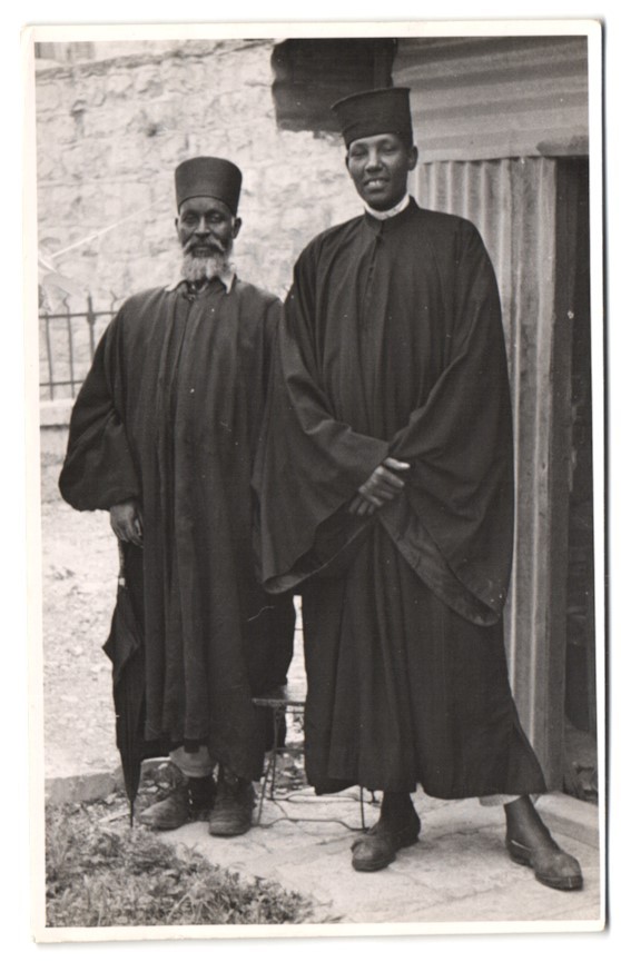 Photograph Israel / Palestine, clergy in traditional clothing