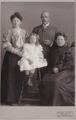 Hugo Grün KAB – Family Portrait – Alsfeld around 1900