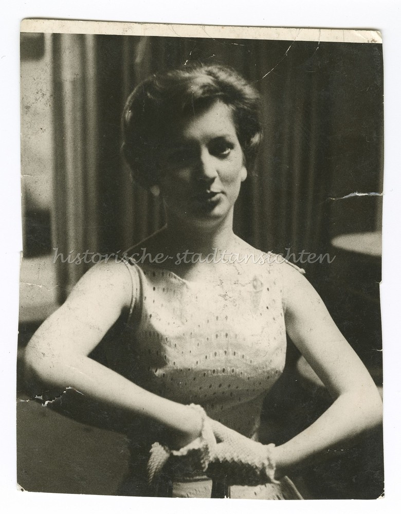 Portrait Young Woman – Fashion Dress – Vintage Photo 1950s 1960s