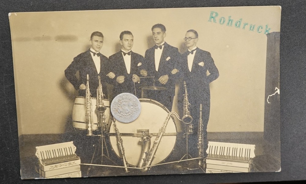 Photo Portrait Musician Group Man Instruments Picture Saxophone Accordion Picture Boy