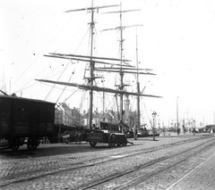 STEREO GLASS NEGATIVE, port of NIZZA (?), old ships, curch, rare, vintage fine a