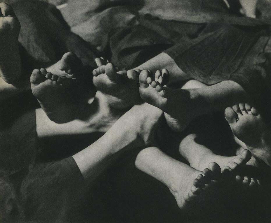 ALFREDO VALENTE – Feet, Sheet Fed Gravure