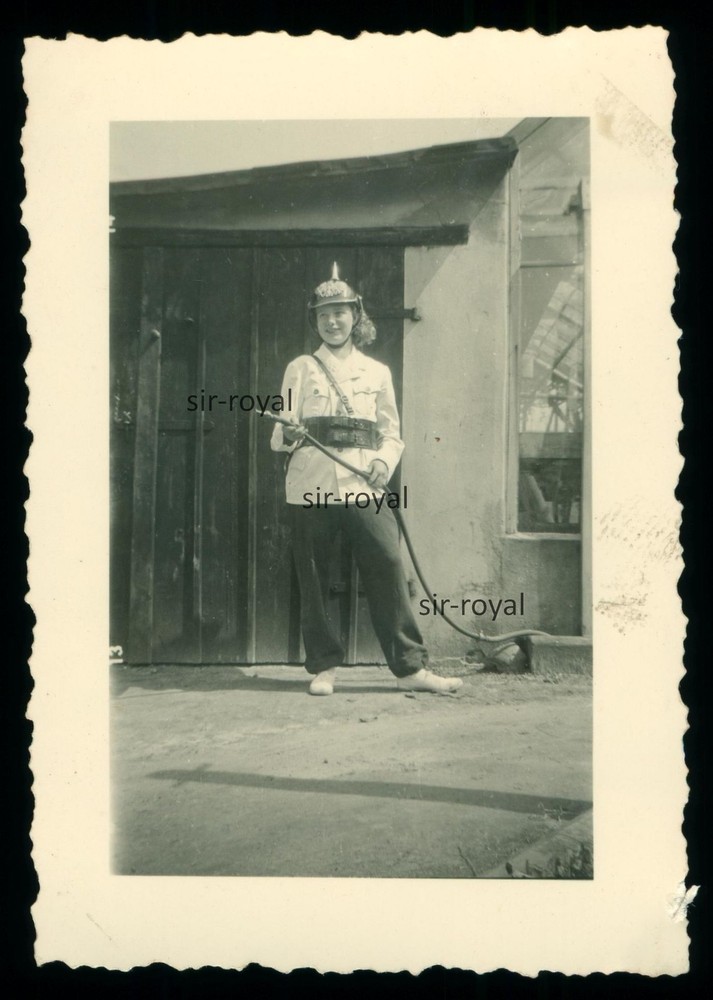 Pretty Girl with Fire Hose and Pickelhaube – 1930s – Photo 5x8cm
