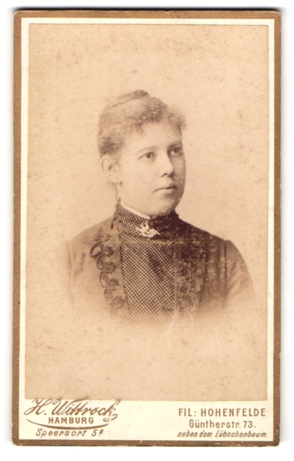 Photograph H. Wittrock, Hamburg, Speersort 5, Young Woman with Contemporary F