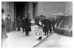 RMS Titanic Great Loss Of Life 1912 Newspaper Boy Silver Halide Photo – Ver 3