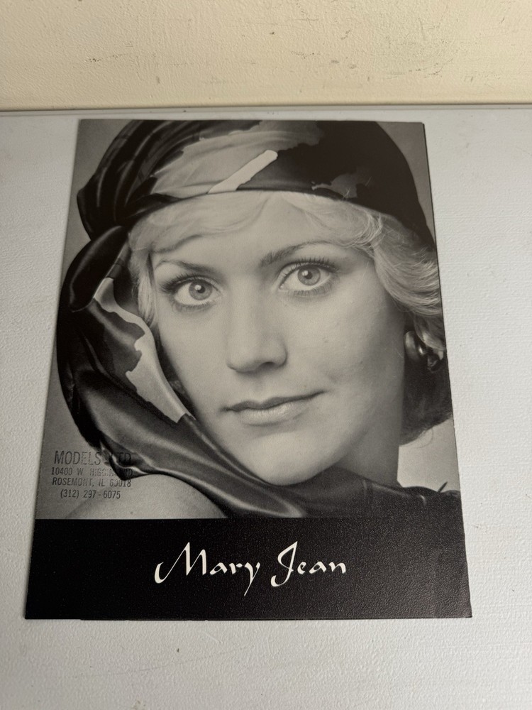Mary Jean Chicago MODELS Images of Women Photo Catalog Coutre By Woeller