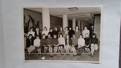 Photo large format 28 school class girls circa 1960s approx 13x18cm
