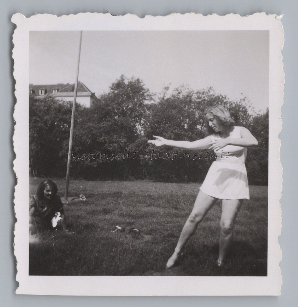 Dance Study Woman in Dance Motion Dancing 1944 – Vintage Photo 1940s