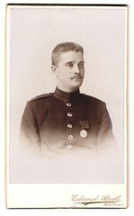 Photograph Eduard Paul, Weimar, Seminarstraße 6, Oskar Reinhardt in uniform with