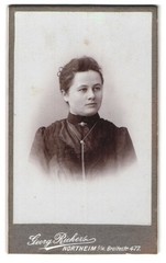 Photograph Georg Richert, Northeim, Breitestr. 477, Portrait of a Young Woman