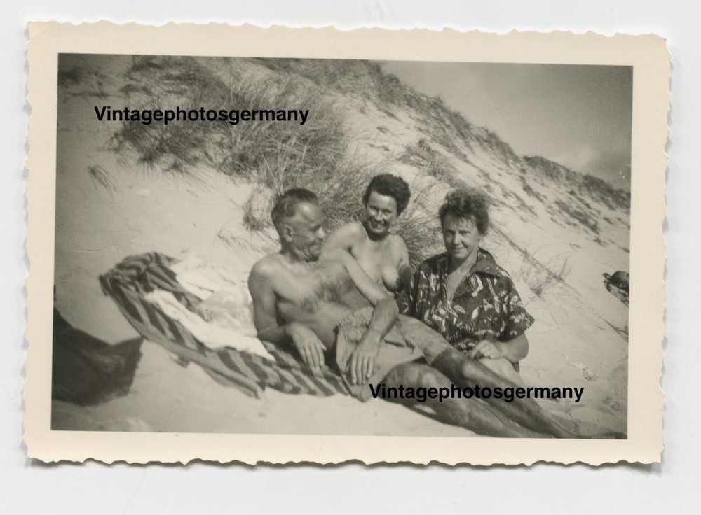 Z1271 Photo 1950s Artistic Nude Pretty Woman Man Beach Nude Nude