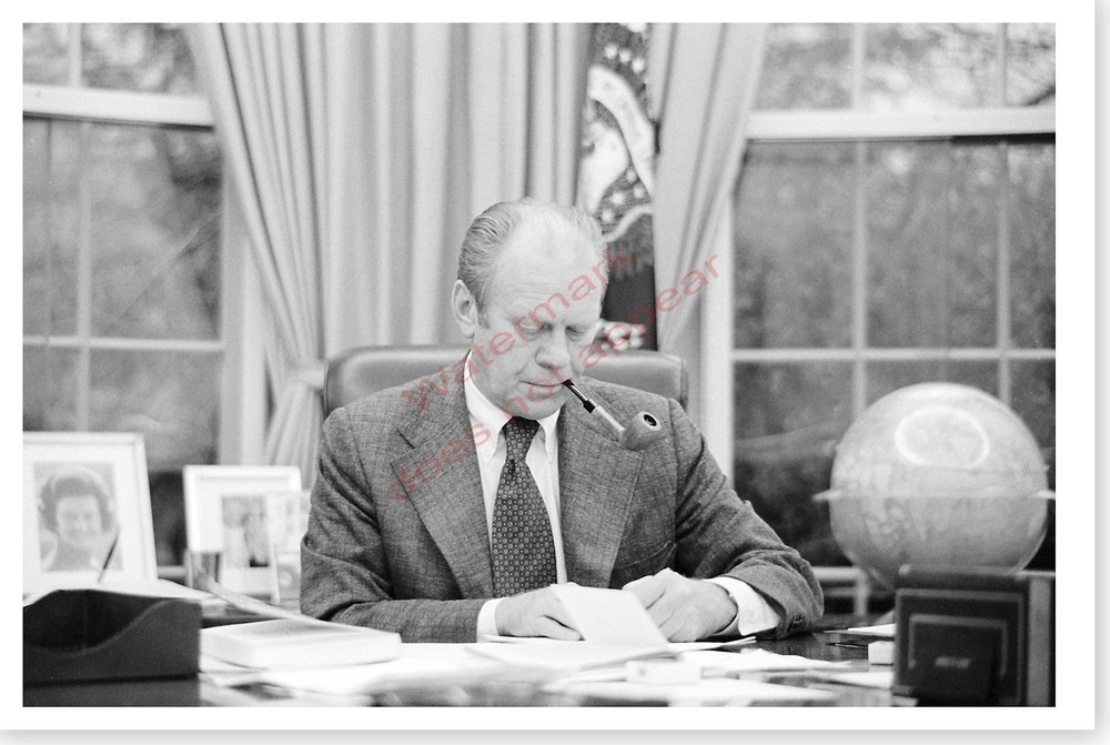 President Gerald Ford With Pipe Working In Oval Office 8×12 Silver Halide Photo