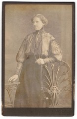 Photograph Carl Bellach, Leipzig, Gellertstr. 12, portrait noble lady wearing blouse
