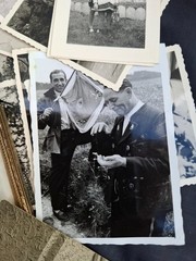 80 ancient B/W photos + 2 newspaper reports + negatives + 2 cards… originals well maintained