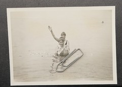 Photo portrait Niendorf 1931 young women swimsuit ball model cap picture Baltic Sea