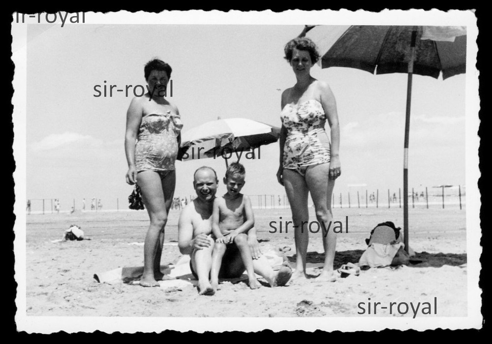 Grado 1961 – People on the Beach – Italy 1960s – Photo 10x7cm