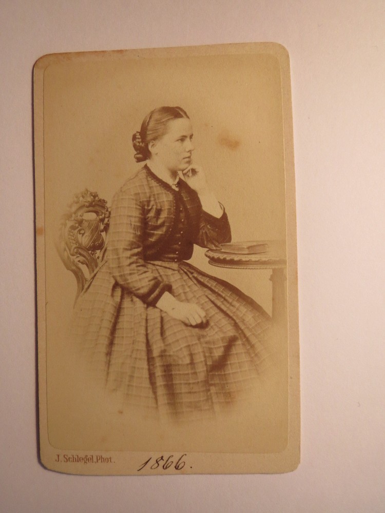 Zittau – Reichenberg – 1866 – sitting girl – young woman in crinoline / CDV
