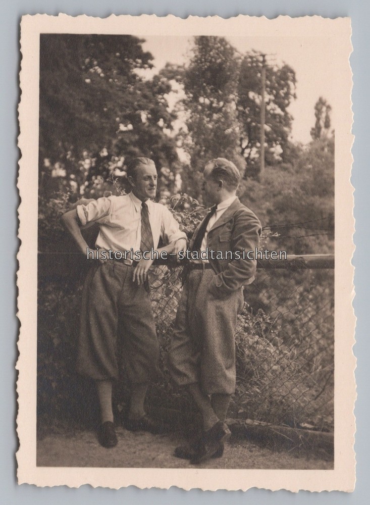 2 Männer in Knickerbocker – Mode Kleidung – Altes Foto 1930er