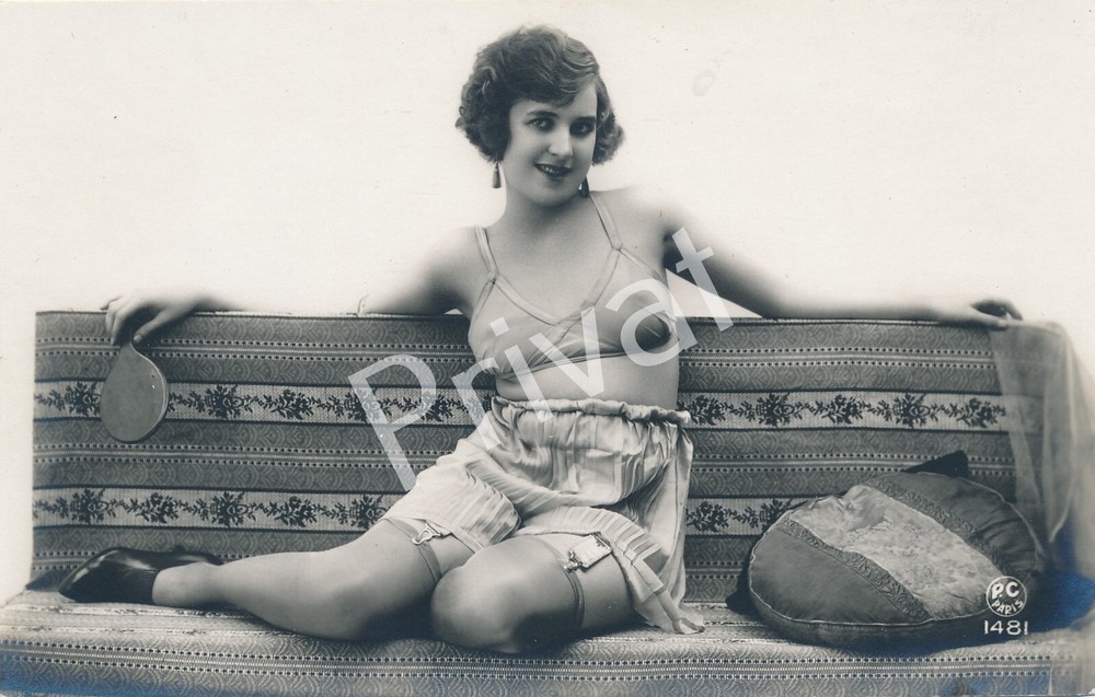 Photo Erotica Lascivious France Postcard Erotica Women Early 20th Century M1.03