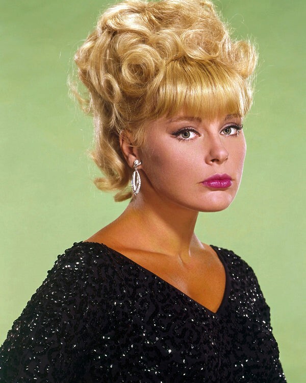 Elke Sommer Glamour Portrait 1960’s German actress 8×10 Vivid Color Photo